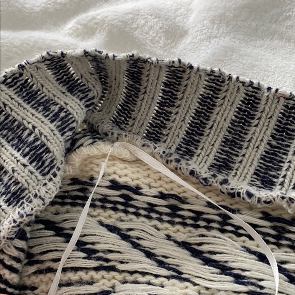 Ecoté Triangular Print Cardigan - Picture 6 of 6